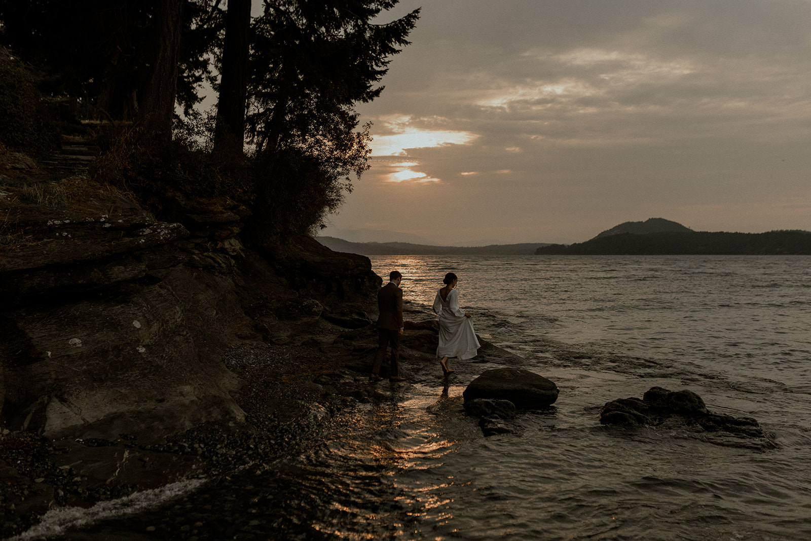 Sunset elopement in Nanaimo on Vancouver Island