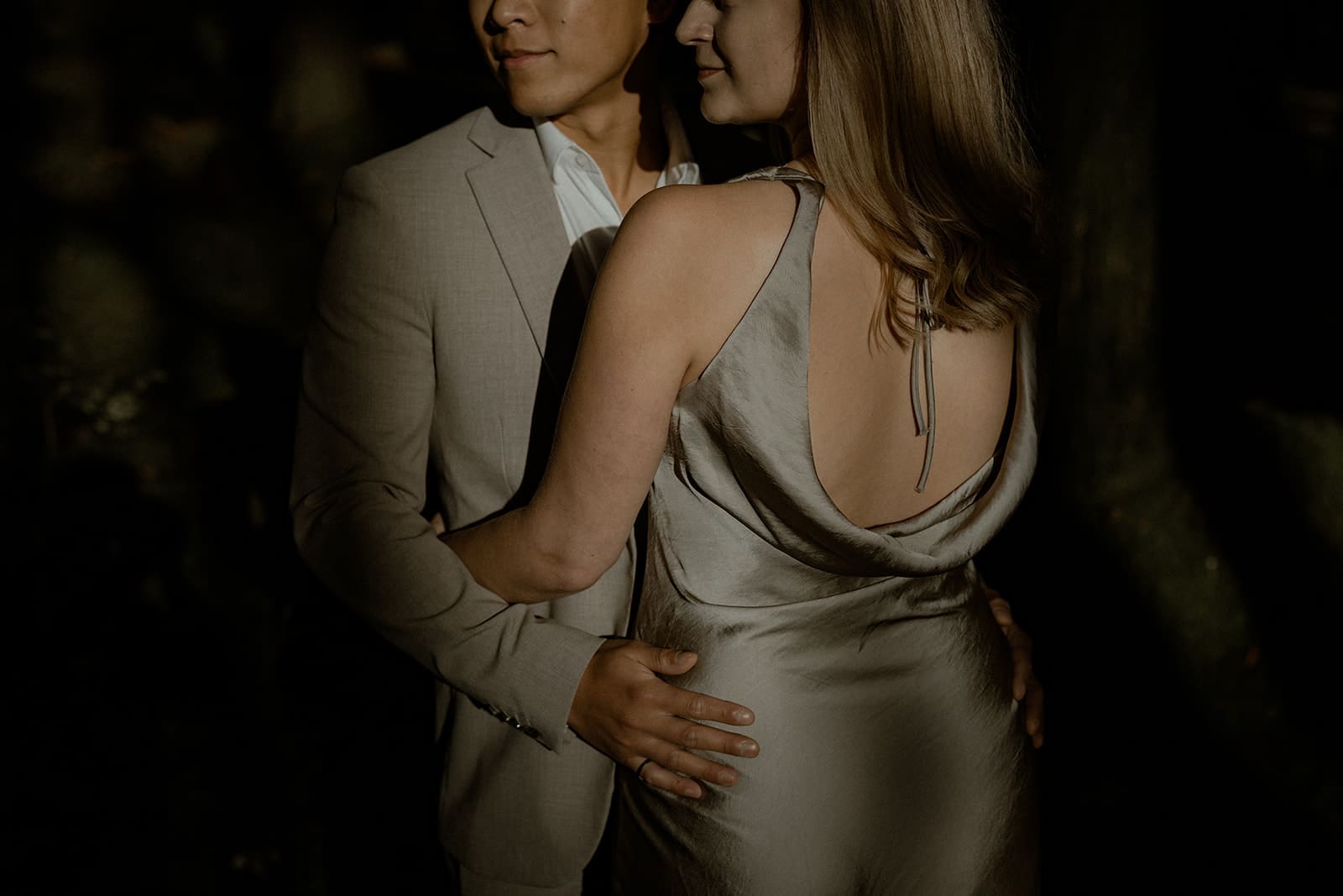 What to wear for your engagement photos in Vancouver BC